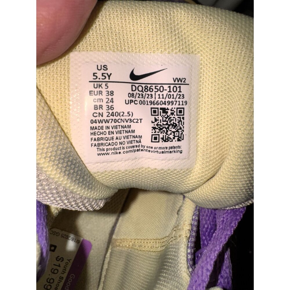 Nike Womens Athletic Shoes Size 5.5Y US Purple/Orange Lace-Up Lightweight Design - Picture 2 of 10